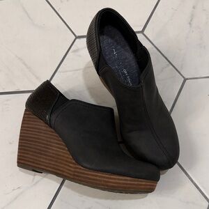 Dr. Scholl's Black and Brown Wedges